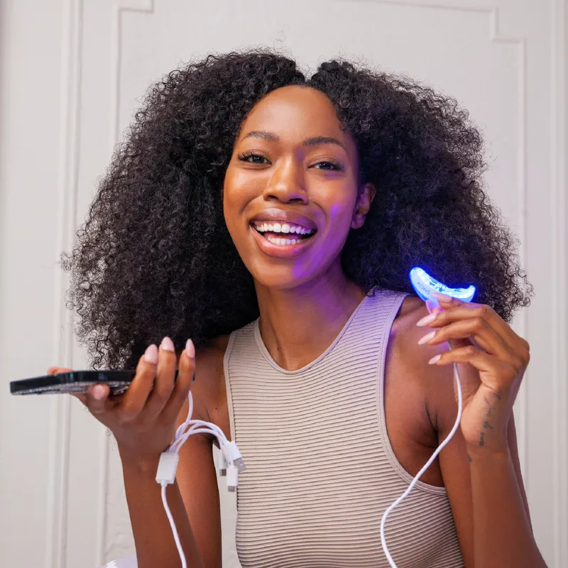 Kit Clareador Dental SNOW Diamond Series com Luz LED