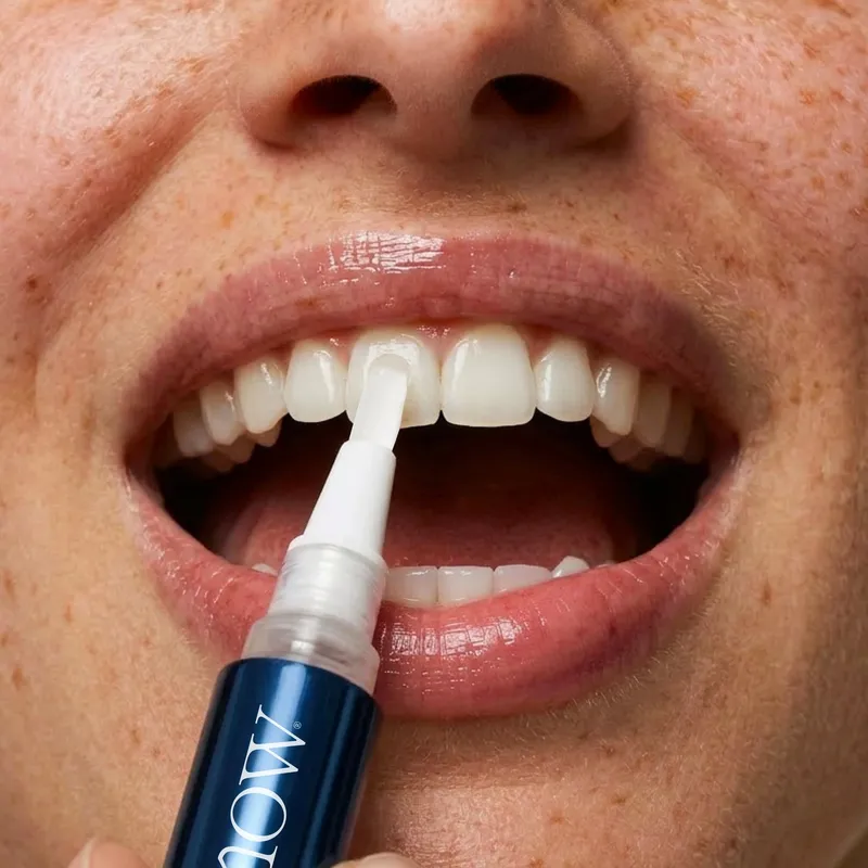 Caneta Clareadora Noturna SNOW para Dentes Sensíveis
